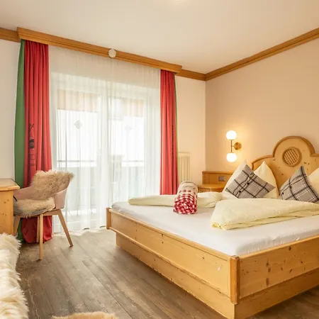 Mara's Little Boutique Sleepover - Budget 3* Kaprun