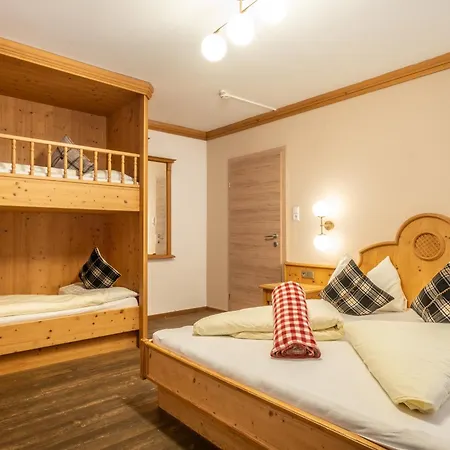 Mara's Little Boutique Sleepover - Budget 3* Kaprun
