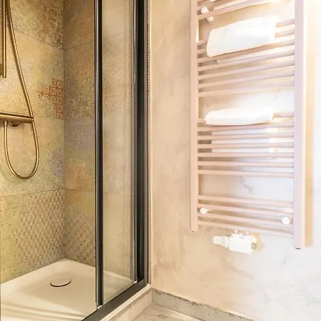 Mara's Little Boutique Sleepover - Budget