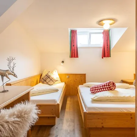 Mara's Little Boutique Sleepover - Budget 3* Kaprun