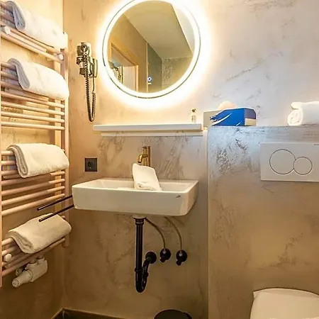 Mara's Little Boutique Sleepover - Budget Guest house 3*