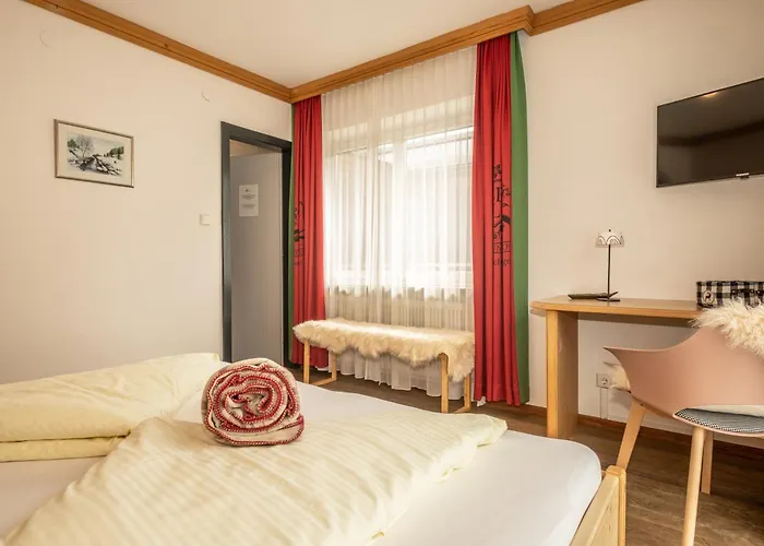 Mara's Little Boutique Sleepover - Budget 3*